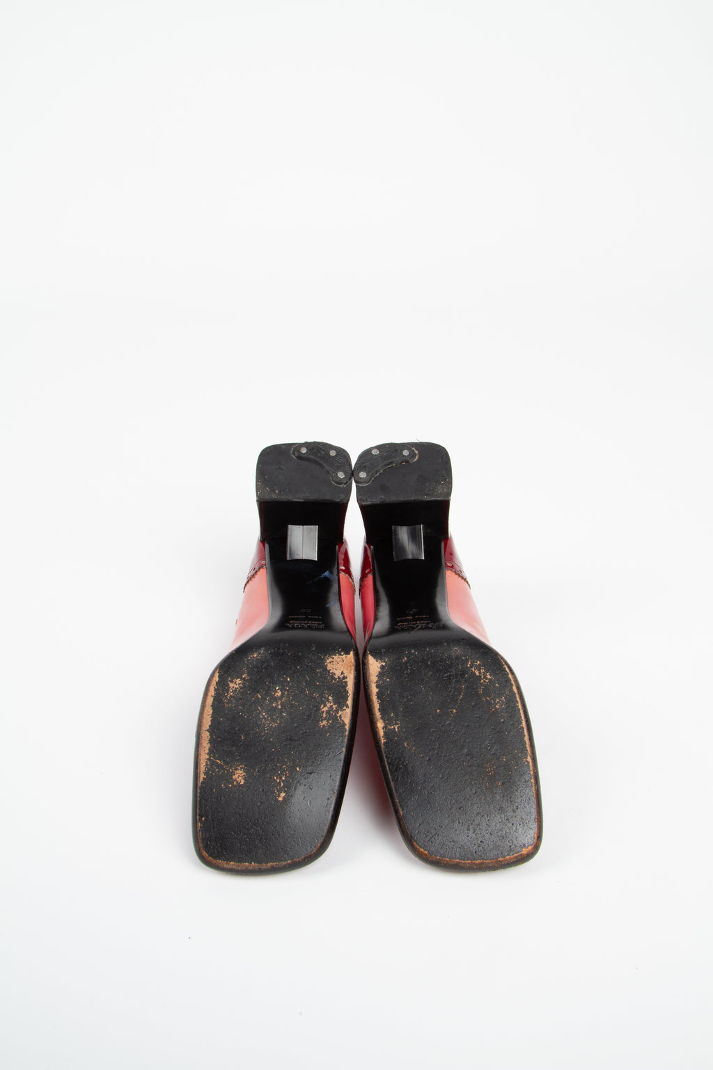 Vintage Prada FW 1999 Size 39 Pink and Red Patent Leather Mary Janes | Y2K Designer Heels Shoes