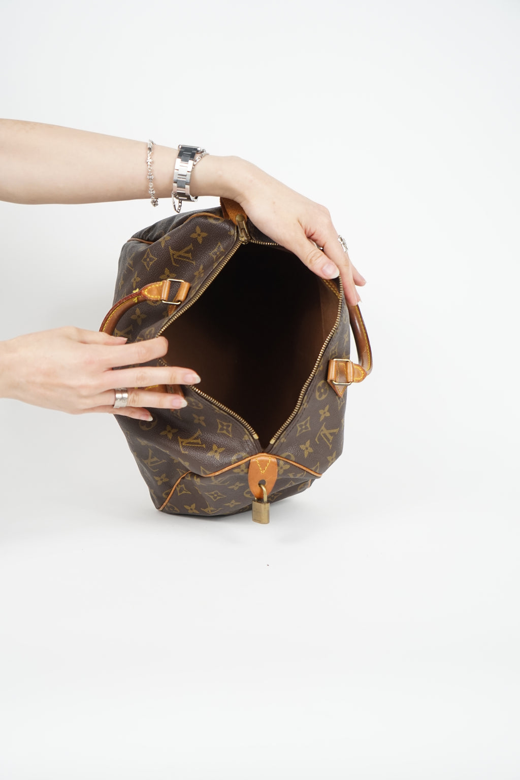 Vintage Louis Vuitton Classic Monogram Speedy Bag 30