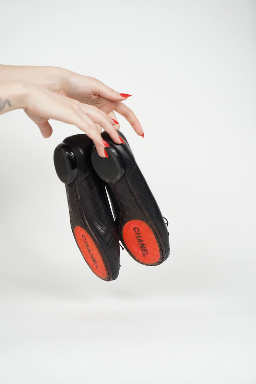 Chanel Black CC Cambon Logo Flats, 38 FR