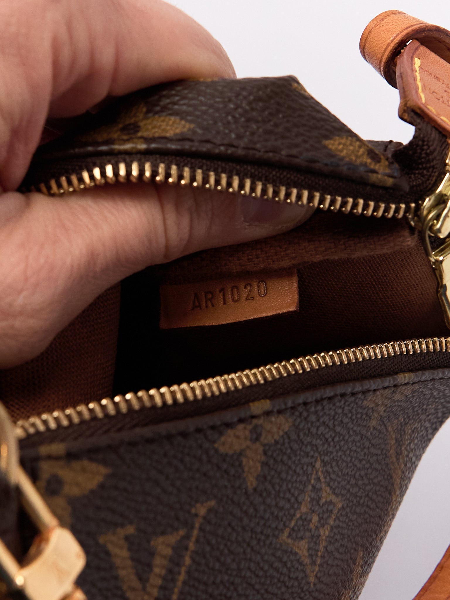 90's Louis Vuitton Pochette Accessoires Brown Monogram Pouch