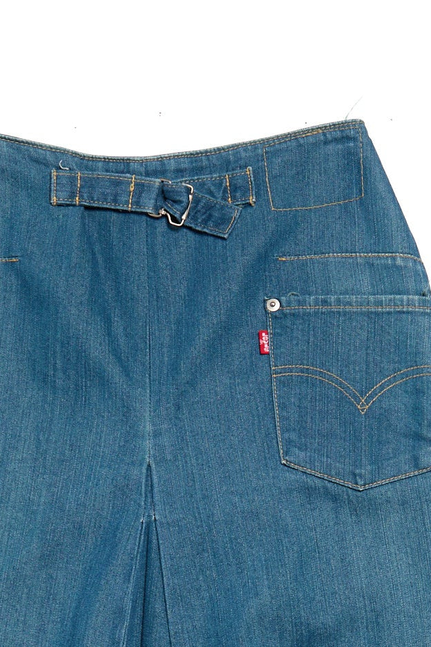 Vintage Levi’s Engineered Buckle Back Skirt W26
