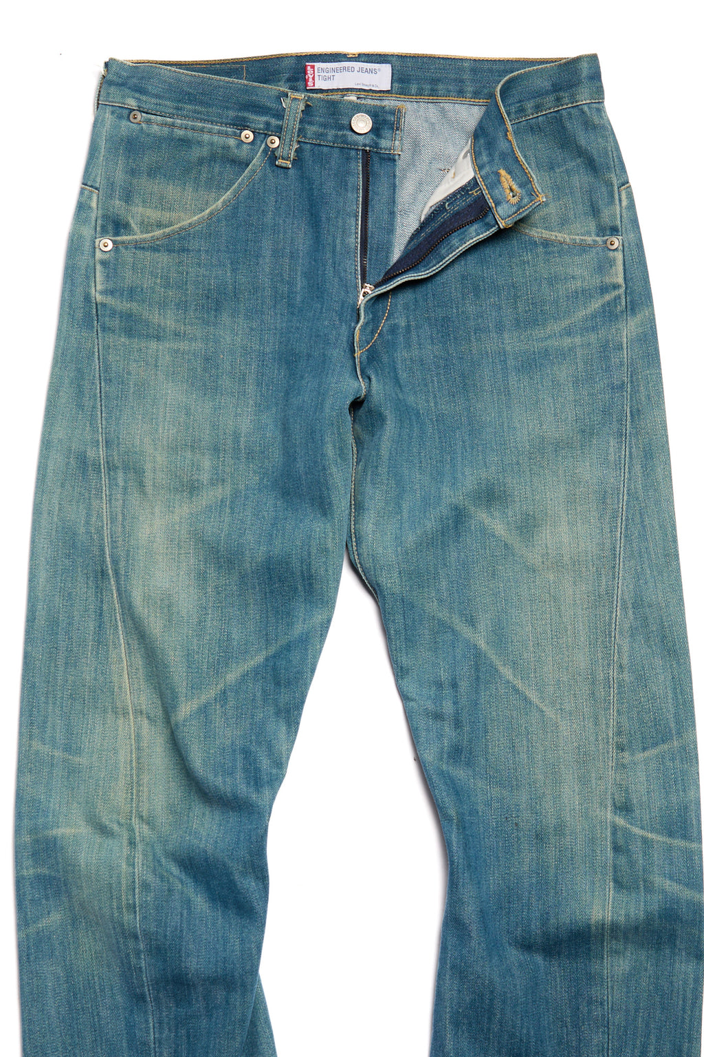 Vintage Levi’s Engineered 3D Distressed Jeans W32x31