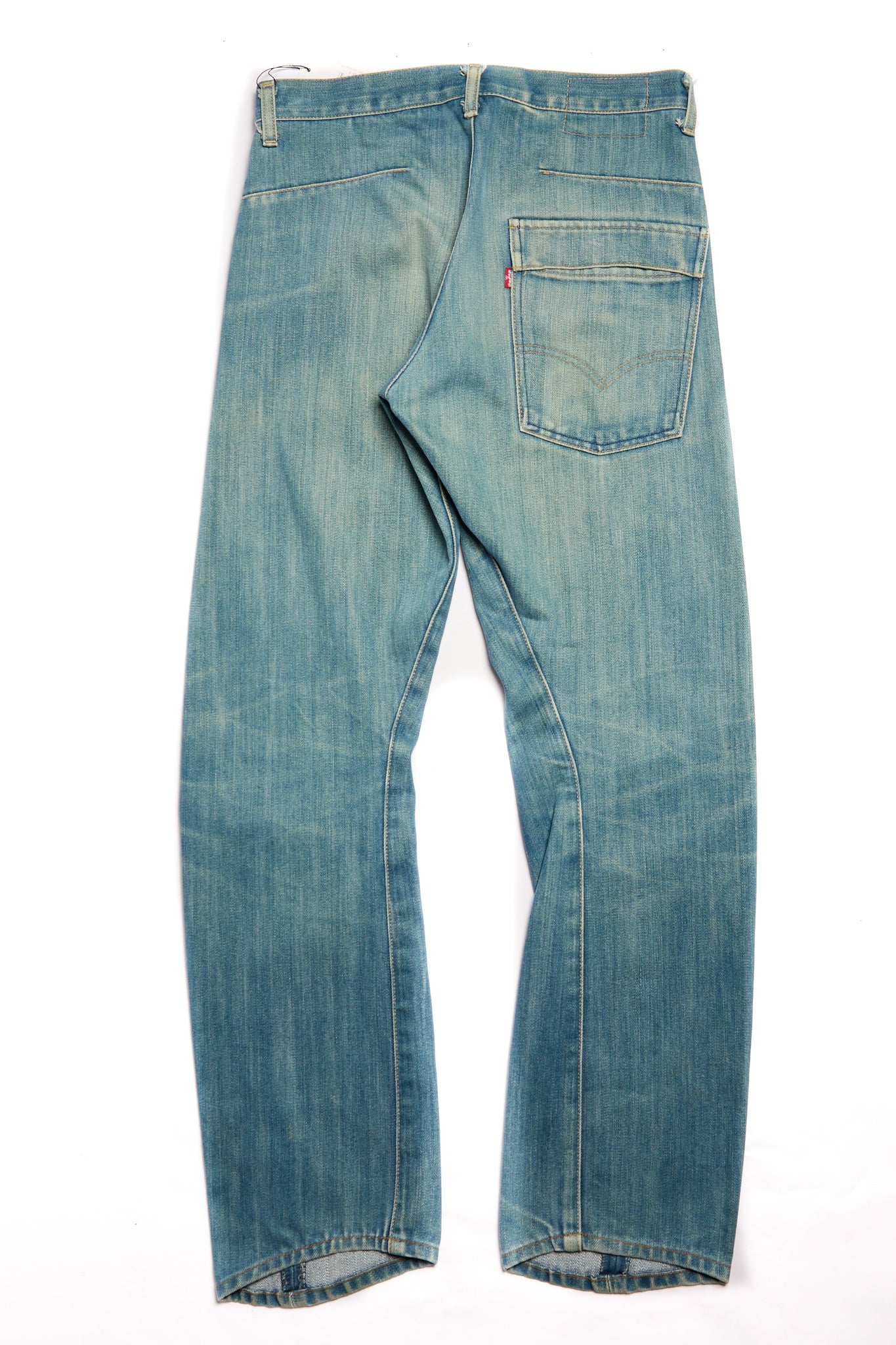 Vintage Levi’s Engineered 3D Distressed Jeans W32x31