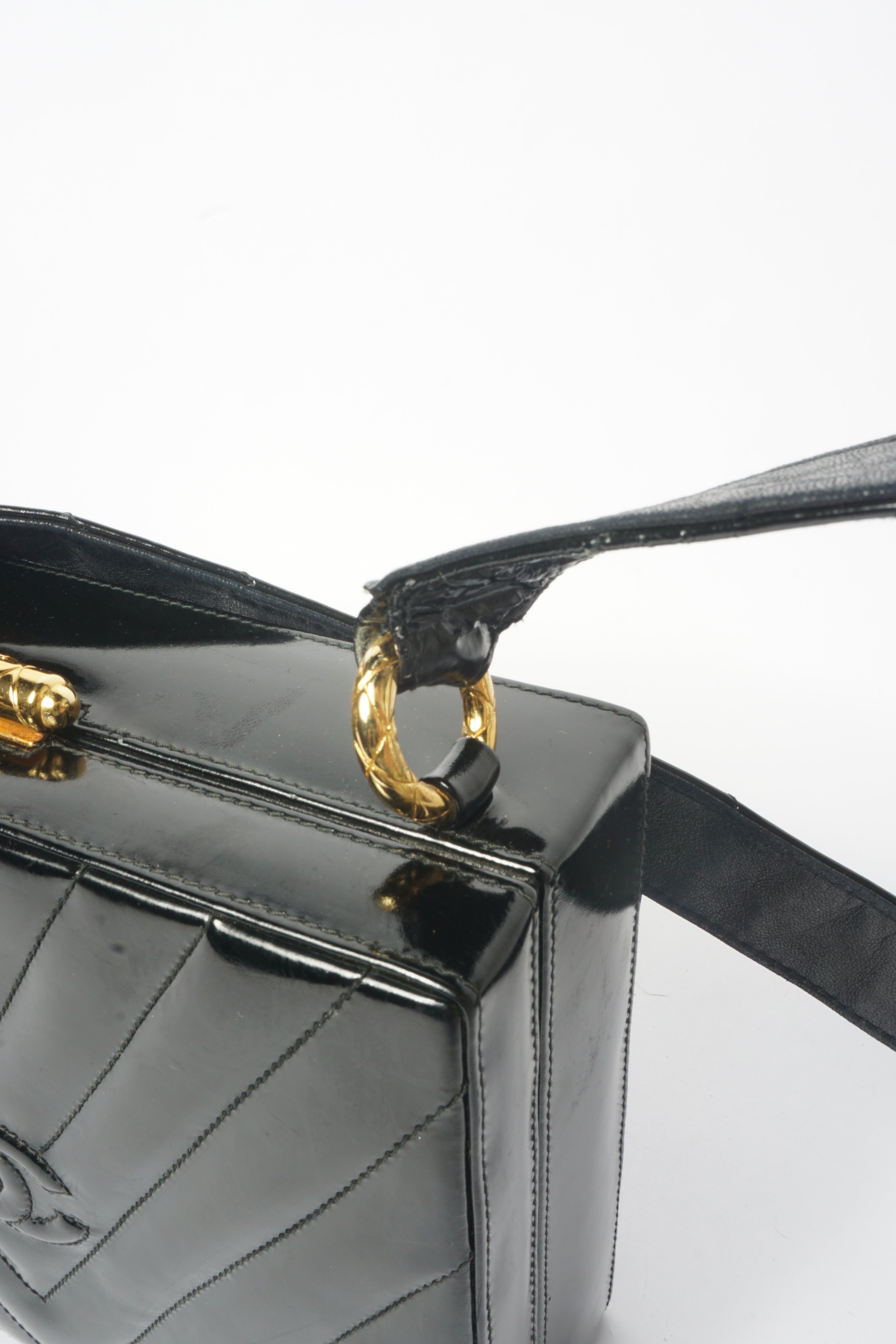 Chanel Vintage Chevron CC Patent Leather Box Bag