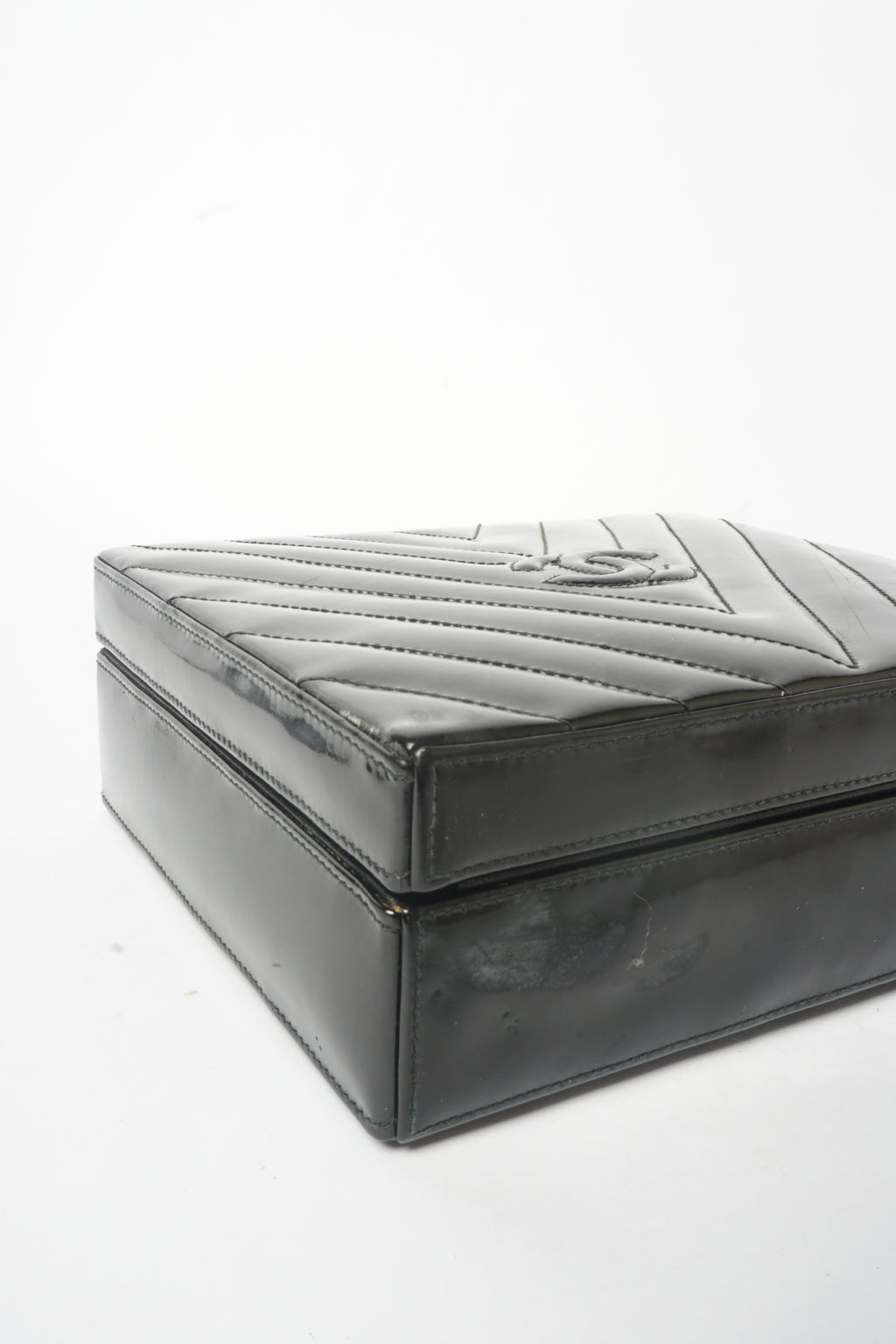 Chanel Vintage Chevron CC Patent Leather Box Bag