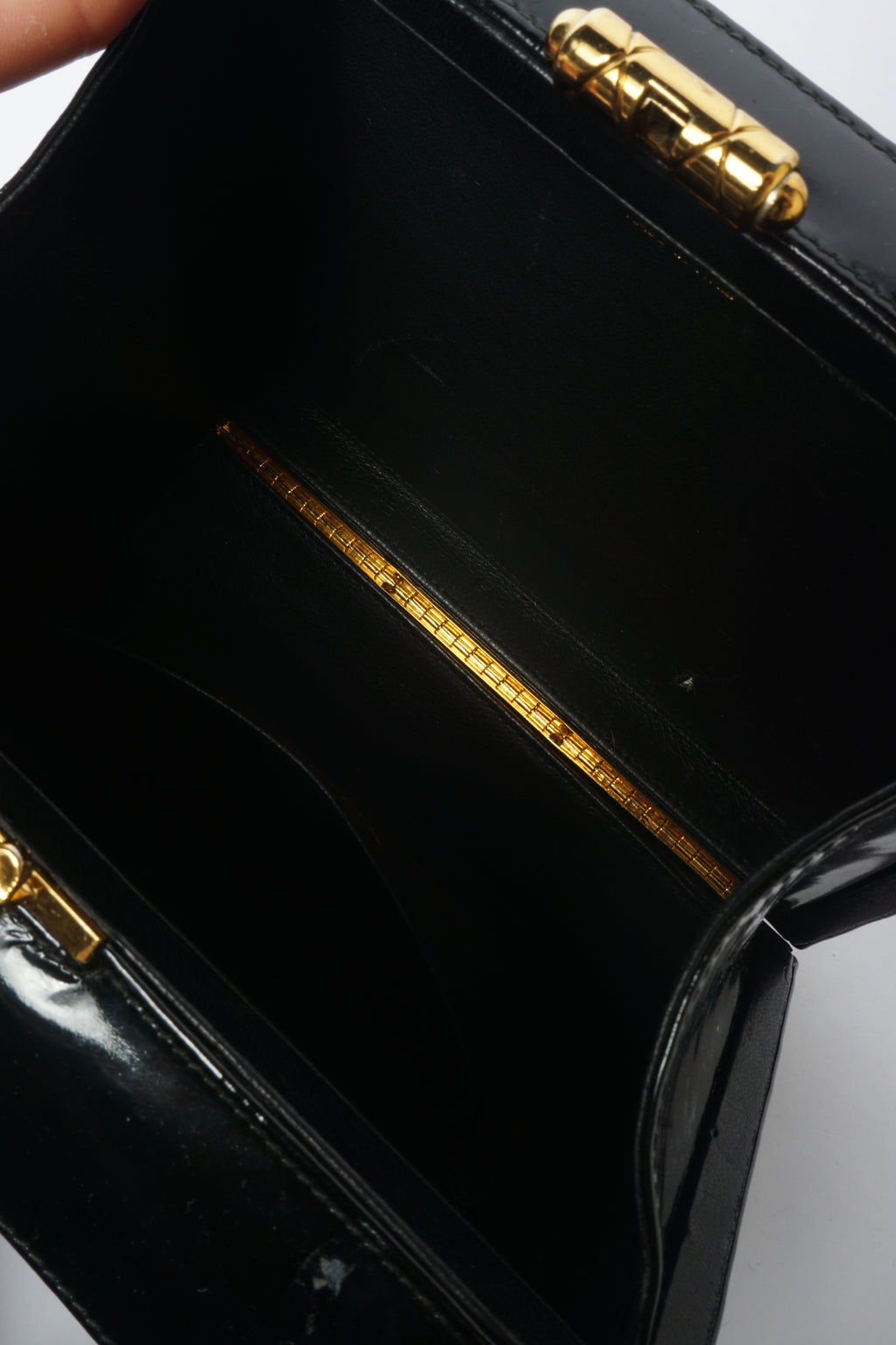 Chanel Vintage Chevron CC Patent Leather Box Bag