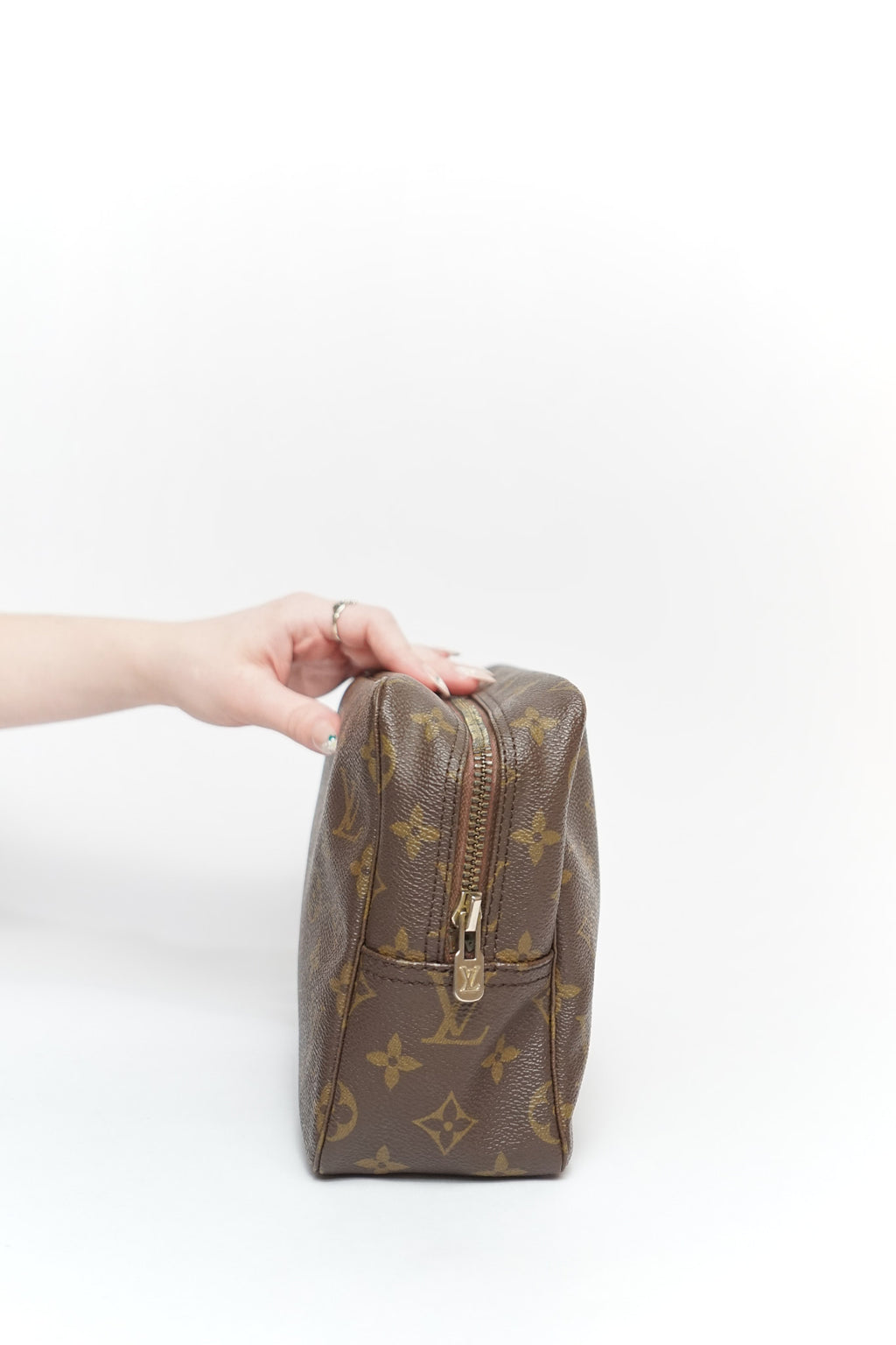 Louis Vuitton 28 Monogram Travel Pouch