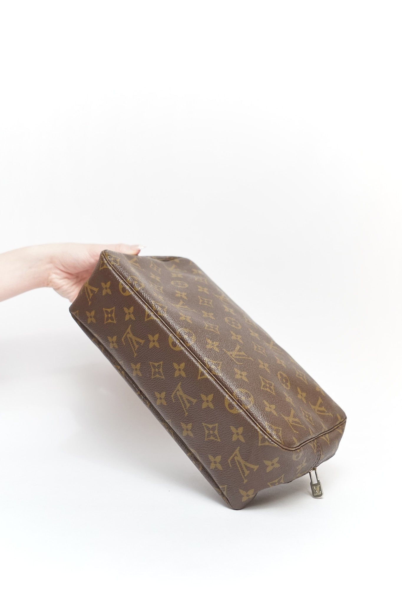 Louis Vuitton 28 Monogram Travel Pouch